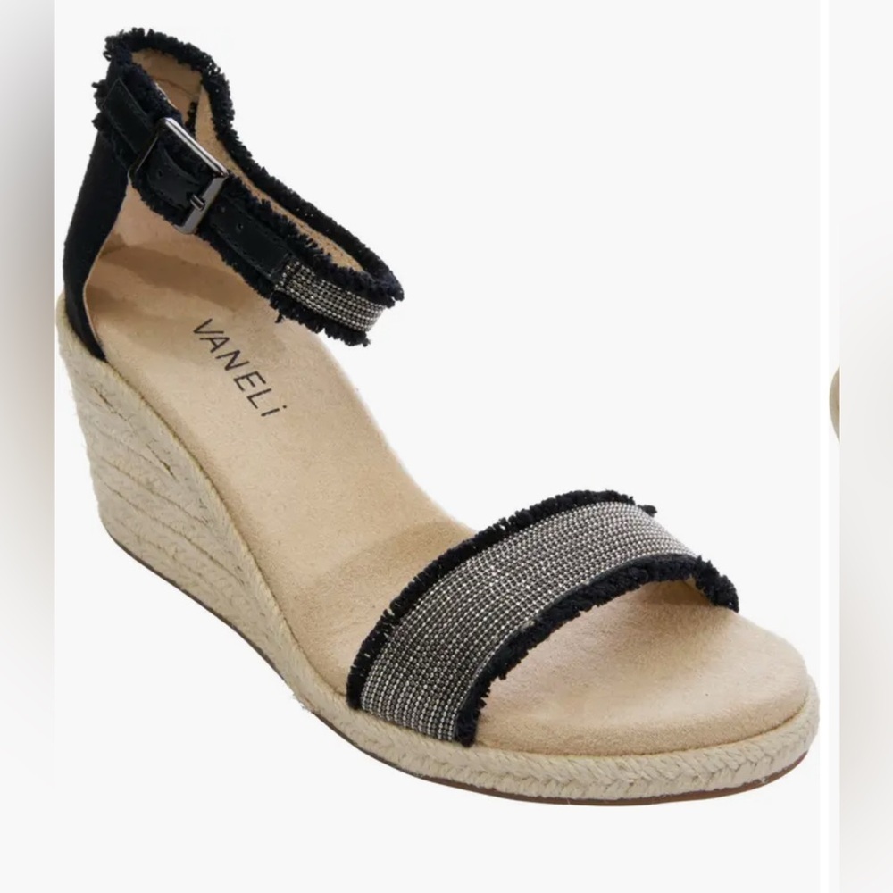 Vaneli Stylish Tan and Black Sandals